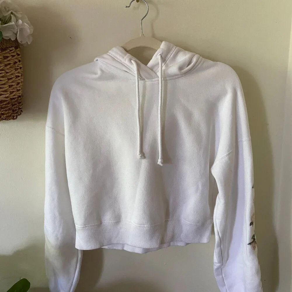Women's Hollister Cropped Embroidered Hoodie - Picture 4 of 10